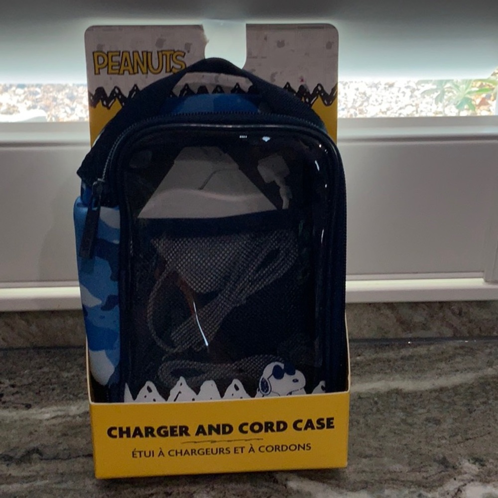 Peanuts Blue Charger Organizer for Cell Phones